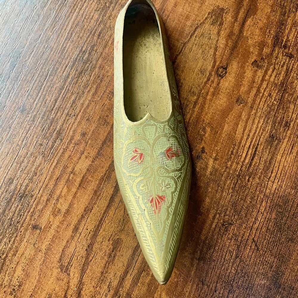 Vintage Hand Etched Brass Slipper Shoe Trinket Dish – Red Enamel – MCM India